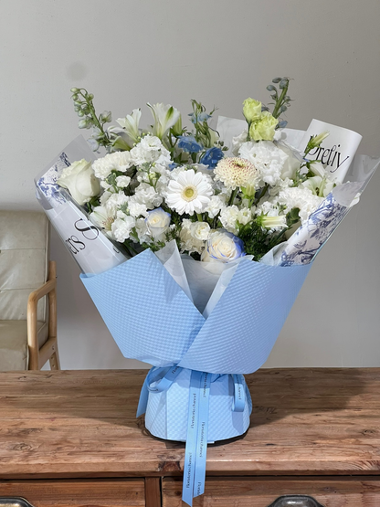MIX WHITE AND BLUE