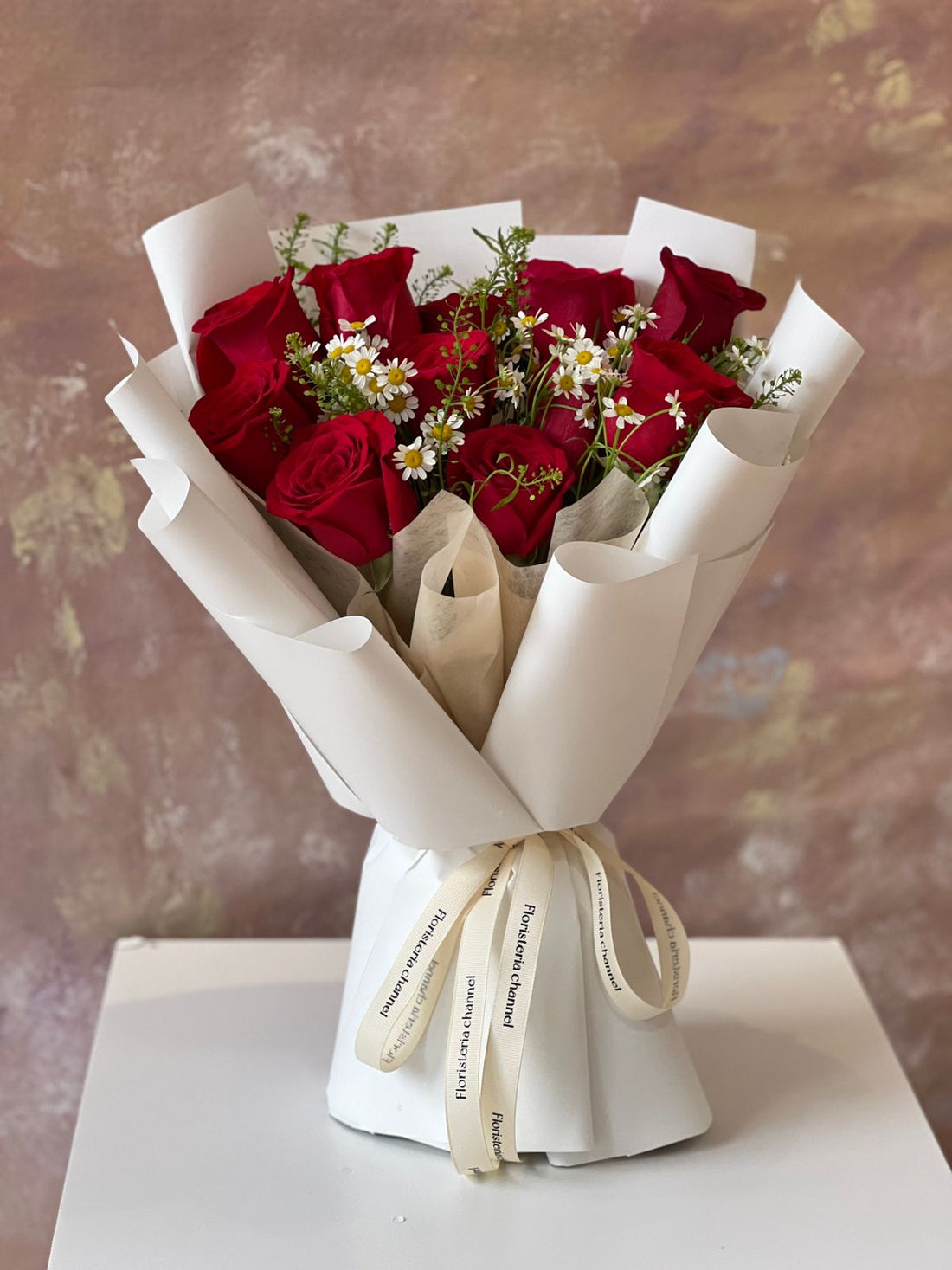 Ramo 11 rosas con matricaria